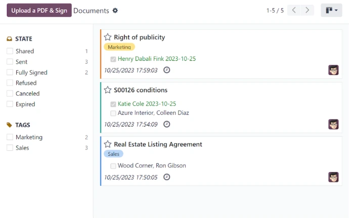 Tableau de bord Odoo Sign listant les documents à signer avec statuts, tags et signataires assignés