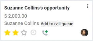 Carte d'opportunité CRM Odoo affichant le montant de l'opportunité et le bouton d'ajout en file d'appel VoIP pour déclencher un appel depuis la liste des prospects